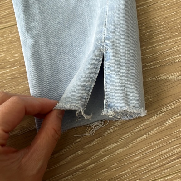 Old Navy Rockstar Super Skinny Light Washed Denim Jeans - Size 4 - Picture 5 of 11